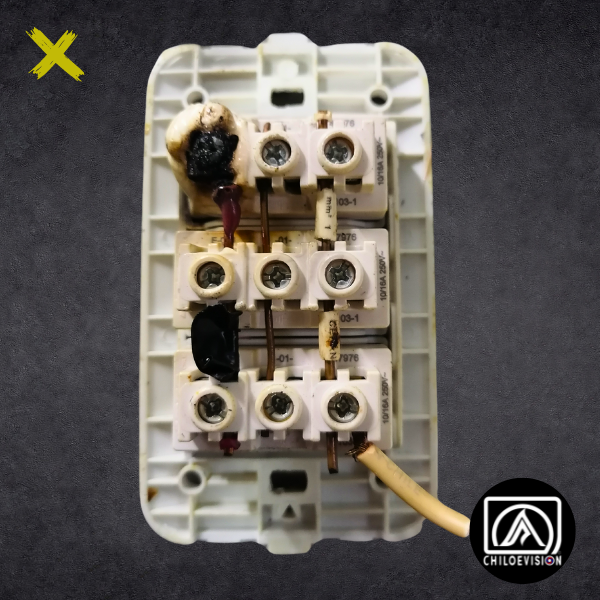 Enchufe derretido en Castro, Chiloé