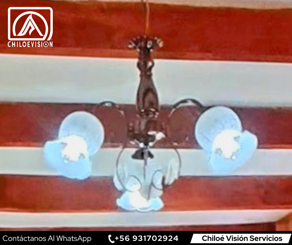 Instalación de lámparas colgantes en Chiloé