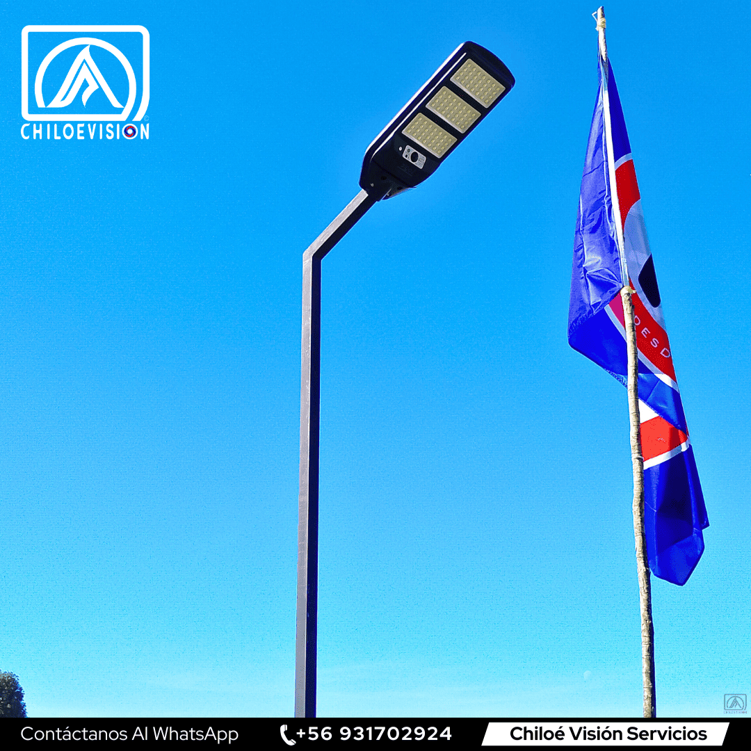 Instalación de soportes metálicos para focos solares 