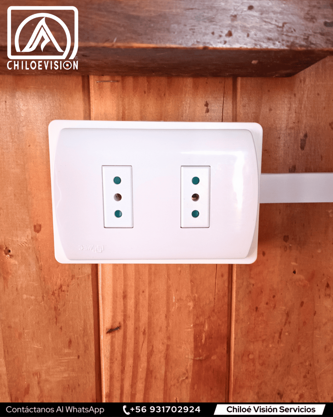 Enchufes embutidos con caja sobrepuesta